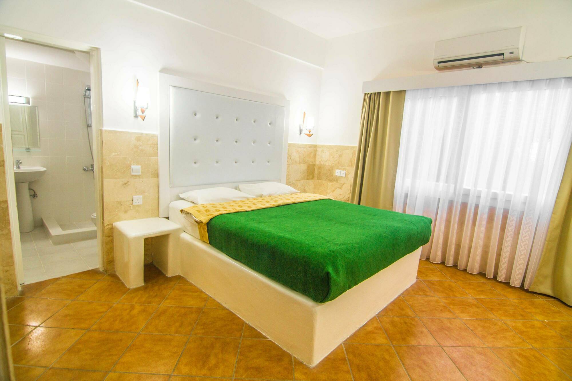 The Pine Bay Club Kyrenia (Northern Cyprus) Ngoại thất bức ảnh